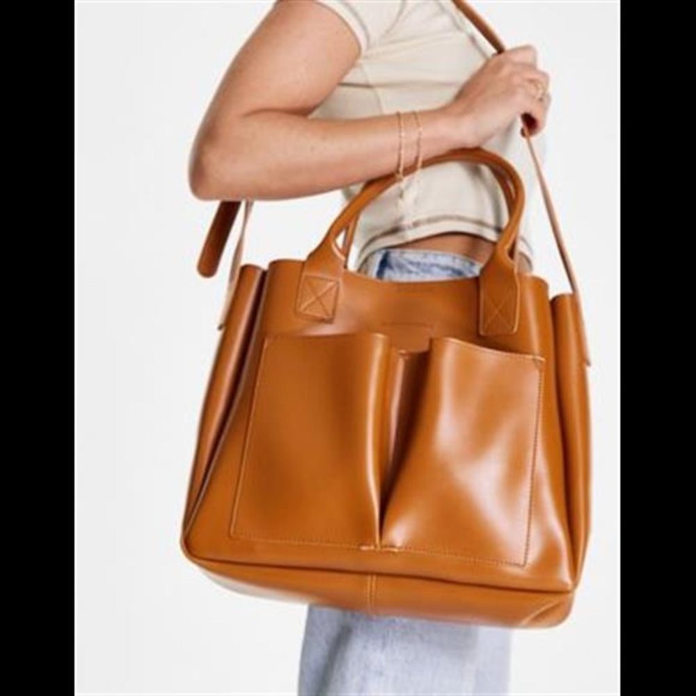 Dual Pocket Leather Tote